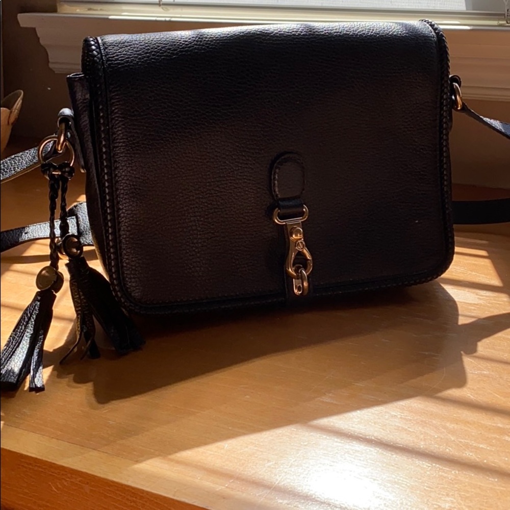 GUCCI medium shoulder bag.